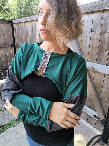 BeMo Shrug Sweatshirt- Green/Grey